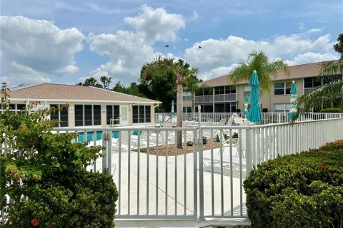 Copropriété à louer à Lake Suzy, Floride: 2 chambres, 106.84 m2 № 1827215 - photo 2
