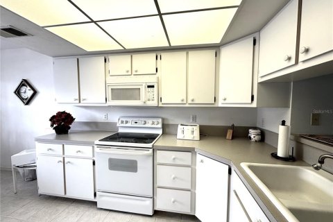 Copropriété à louer à Lake Suzy, Floride: 2 chambres, 106.84 m2 № 1827215 - photo 8