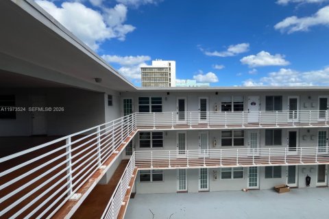 Apartment in Miami Beach, Florida 1 bedroom, 60.01 sq.m. № 2036439 - photo 7