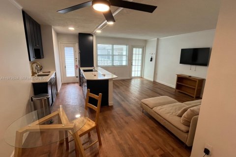 Apartment in Miami Beach, Florida 1 bedroom, 60.01 sq.m. № 2036439 - photo 10