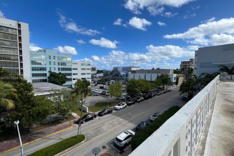 Apartment in Miami Beach, Florida 1 bedroom, 60.01 sq.m. № 2036439 - photo 17