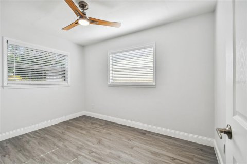 House in Saint Petersburg, Florida 3 bedrooms, 96.53 sq.m. № 1201464 - photo 16