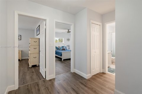 Casa en venta en Key Largo, Florida, 4 dormitorios № 1984446 - foto 13