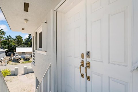 Casa en venta en Key Largo, Florida, 4 dormitorios № 1984446 - foto 4