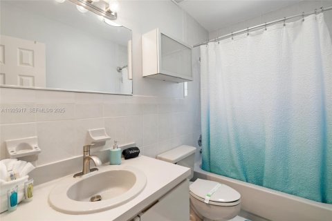 Casa en venta en Key Largo, Florida, 4 dormitorios № 1984446 - foto 21