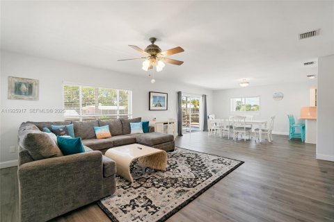 Casa en venta en Key Largo, Florida, 4 dormitorios № 1984446 - foto 5