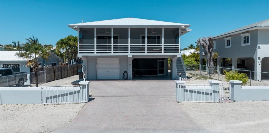 Casa en Key Largo, Florida 4 dormitorios № 1984446