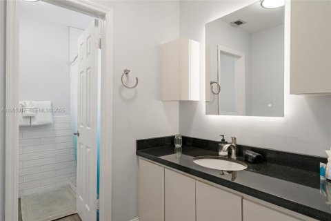 Casa en venta en Key Largo, Florida, 4 dormitorios № 1984446 - foto 16