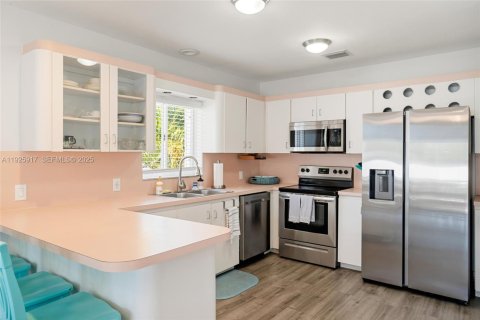 Casa en venta en Key Largo, Florida, 4 dormitorios № 1984446 - foto 8