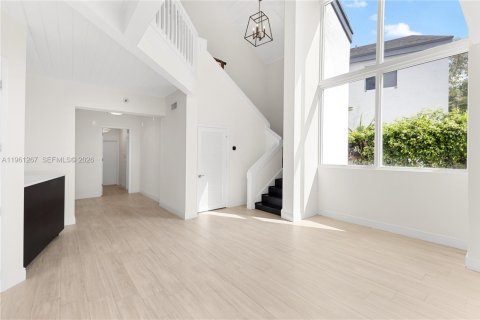 Купить виллу или дом в Майами, Флорида 5 спален, 453.46м2, № 2026611 - фото 10