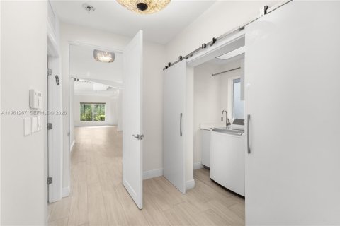 Купить виллу или дом в Майами, Флорида 5 спален, 453.46м2, № 2026611 - фото 25