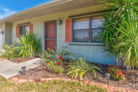 Villa ou maison à vendre à Englewood, Floride: 2 chambres, 97.18 m2 № 2232551 - photo 3