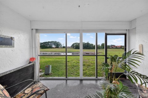 Condo in Lauderhill, Florida, 2 bedrooms  № 2190955 - photo 2