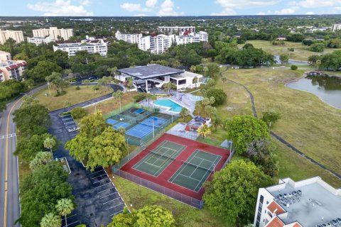 Condo in Lauderhill, Florida, 2 bedrooms  № 2190955 - photo 18