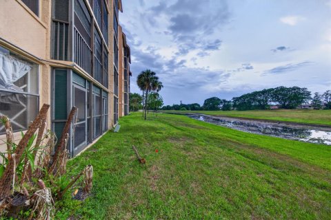 Condo in Lauderhill, Florida, 2 bedrooms  № 2190955 - photo 27
