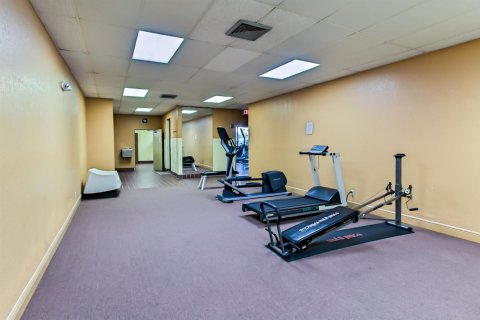Condo in Lauderhill, Florida, 2 bedrooms  № 2190955 - photo 11