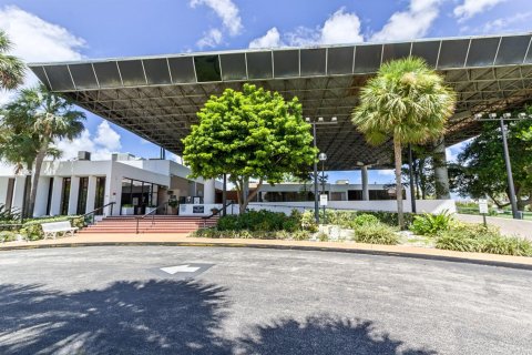 Condo in Lauderhill, Florida, 2 bedrooms  № 2190955 - photo 3