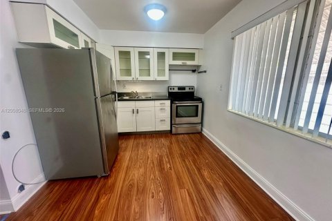 House in Hollywood, Florida 2 bedrooms, 98.2 sq.m. № 2071891