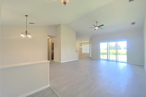 Casa en alquiler en Winter Haven, Florida, 4 dormitorios, 188.5 m2 № 1829832 - foto 3