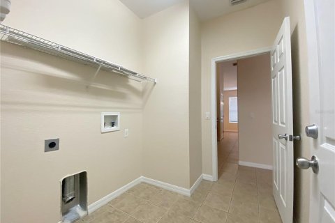 Casa en alquiler en Winter Haven, Florida, 4 dormitorios, 188.5 m2 № 1829832 - foto 18