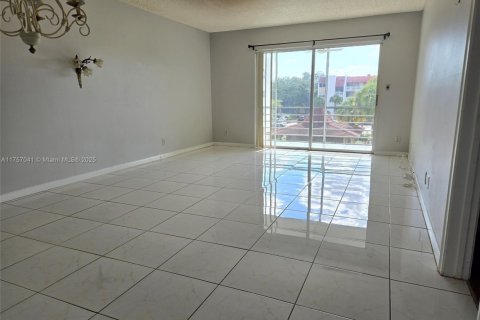 Condominio en venta en Lauderhill, Florida, 1 dormitorio № 1696661 - foto 15