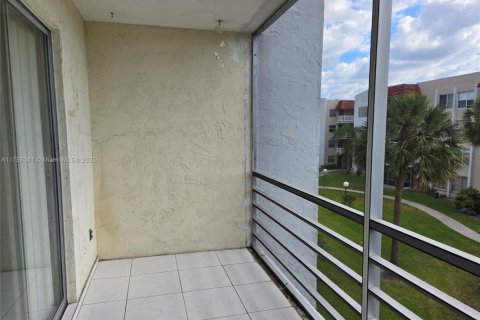 Condominio en venta en Lauderhill, Florida, 1 dormitorio № 1696661 - foto 10