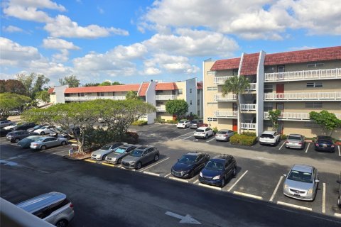 Condominio en venta en Lauderhill, Florida, 1 dormitorio № 1696661 - foto 4