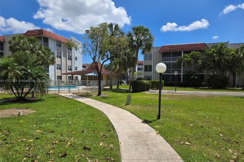 Condominio en venta en Lauderhill, Florida, 1 dormitorio № 1696661 - foto 6
