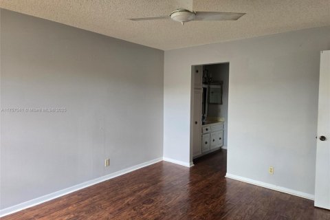 Condominio en venta en Lauderhill, Florida, 1 dormitorio № 1696661 - foto 21
