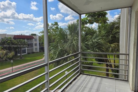 Condominio en venta en Lauderhill, Florida, 1 dormitorio № 1696661 - foto 11