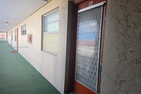 Condominio en venta en Lauderhill, Florida, 1 dormitorio № 1696661 - foto 7