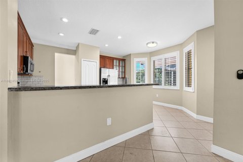 House in Miramar, Florida 4 bedrooms, 207.36 sq.m. № 1931328 - photo 13