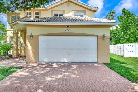 House in Miramar, Florida 4 bedrooms, 207.36 sq.m. № 1931328 - photo 3