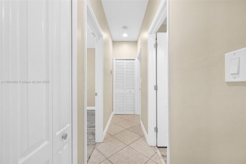 Villa ou maison à vendre à Miramar, Floride: 4 chambres, 207.36 m2 № 1931328 - photo 18