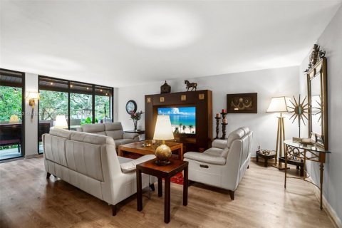 Townhouse in Plantation, Florida 3 bedrooms, 170.94 sq.m. № 1851932 - photo 1