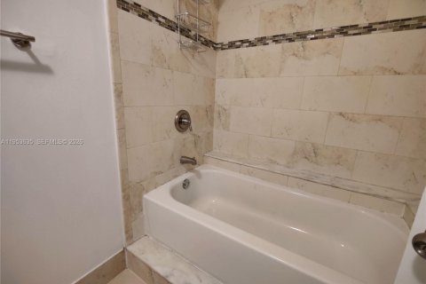 Adosado en alquiler en Plantation, Florida, 3 dormitorios, 139.35 m2 № 2008148 - foto 20