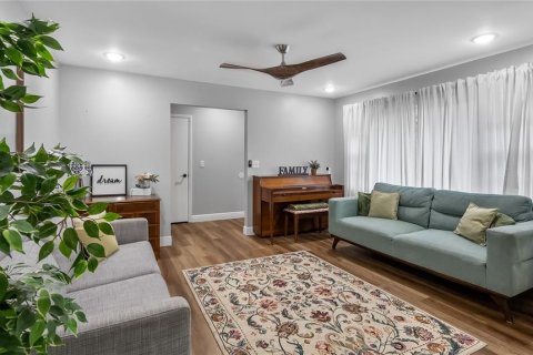 Casa en alquiler en Altamonte Springs, Florida, 3 dormitorios, 152.08 m2 № 2096493 - foto 5