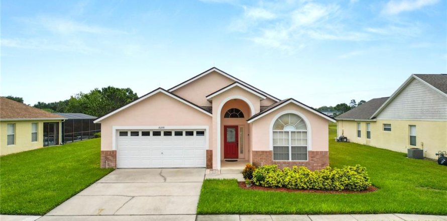 Villa ou maison à Clermont, Floride 5 chambres, 206.24 m2 № 1837617