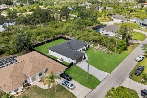 Casa en venta en Port Charlotte, Florida, 3 dormitorios, 170.85 m2 № 1767764 - foto 2