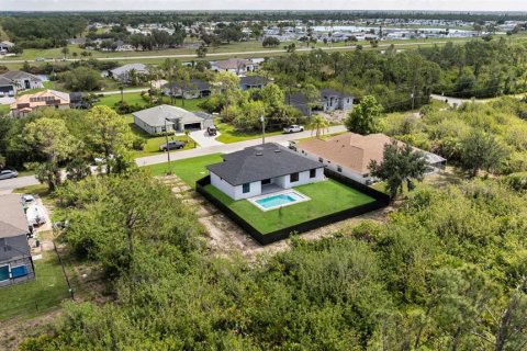 Casa en venta en Port Charlotte, Florida, 3 dormitorios, 170.85 m2 № 1767764 - foto 6