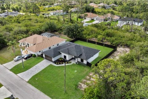 Casa en venta en Port Charlotte, Florida, 3 dormitorios, 170.85 m2 № 1767764 - foto 1