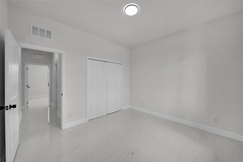 Casa en venta en Port Charlotte, Florida, 3 dormitorios, 170.85 m2 № 1767764 - foto 22