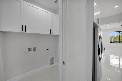 Casa en venta en Port Charlotte, Florida, 3 dormitorios, 170.85 m2 № 1767764 - foto 27