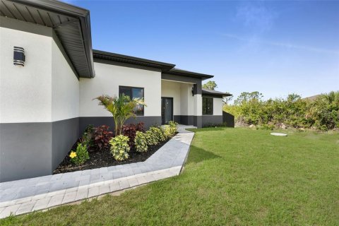 Casa en venta en Port Charlotte, Florida, 3 dormitorios, 170.85 m2 № 1767764 - foto 11