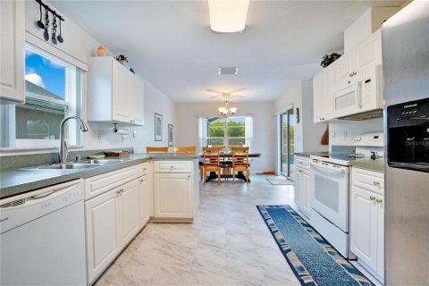 Villa ou maison à vendre à Haines City, Floride: 3 chambres, 157.84 m2 № 2096623 - photo 12