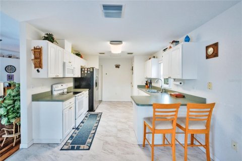 Villa ou maison à vendre à Haines City, Floride: 3 chambres, 157.84 m2 № 2096623 - photo 11