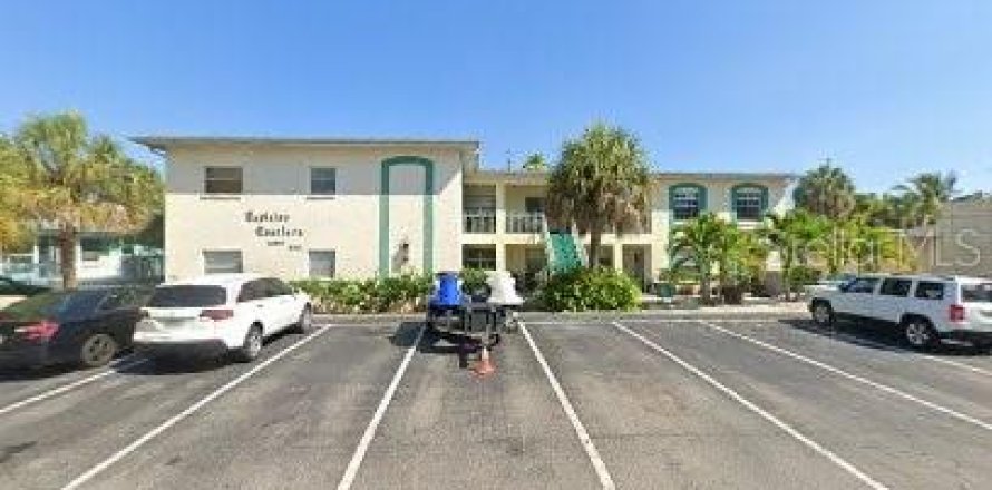 Commercial property in Saint Pete Beach, Florida 719.99 sq.m. № 1543356