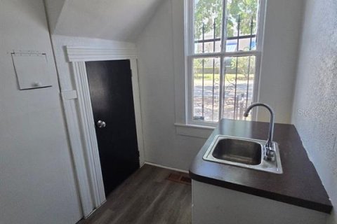 Propiedad comercial en alquiler en Plant City, Florida, 166.39 m2 № 1806684 - foto 6