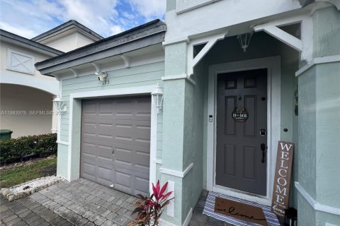 Купить виллу или дом в Хомстед, Флорида 3 спальни, 154.68м2, № 2048767 - фото 10