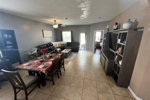 Купить виллу или дом в Хомстед, Флорида 3 спальни, 154.68м2, № 2048767 - фото 25